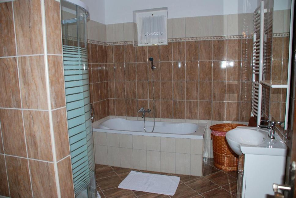 Janus Apartman Sárvár Oda fotoğraf